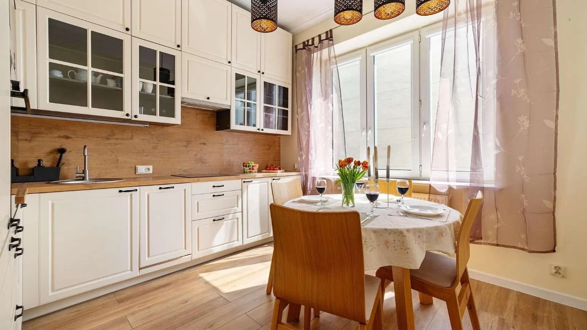 Luxury Apartment On Zlota Street Warsaw
